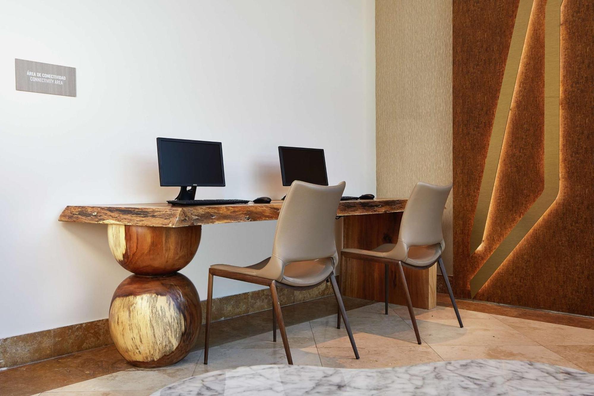 Hilton Doubletree By Hilton Managua Hotel Buitenkant foto
